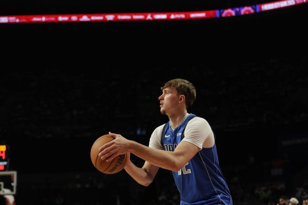 卓信速配 火箭独行侠裁判报告: 2次漏判都对独行侠有利 弗拉格3秒&走步漏吹